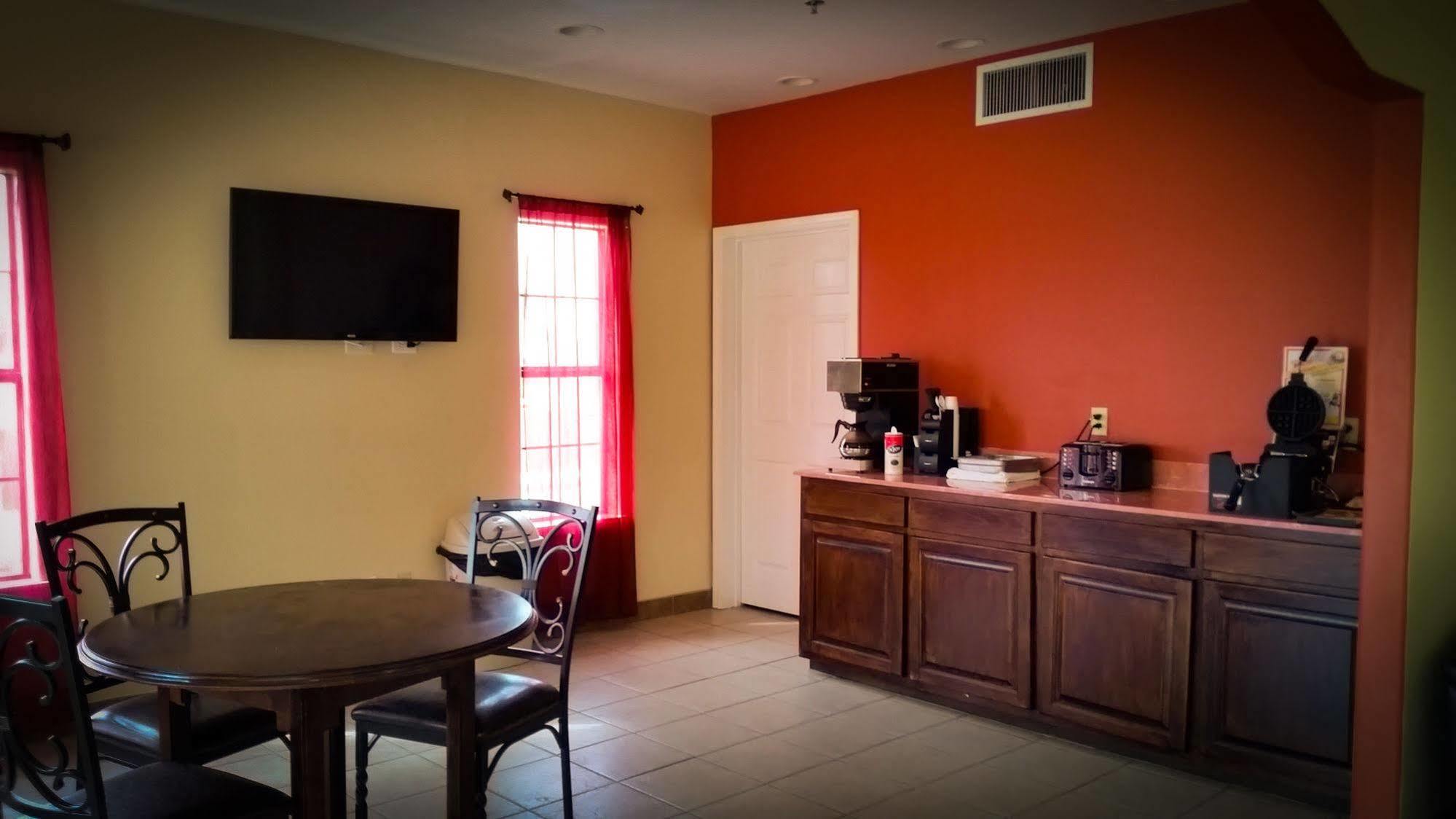 Palace Inn Motel East Brownsville Bagian luar foto